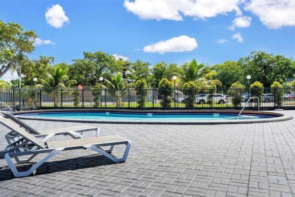 Versailles Gardens, 7801 Colony Cir S #106, Tamarac, Florida 33321, image 3