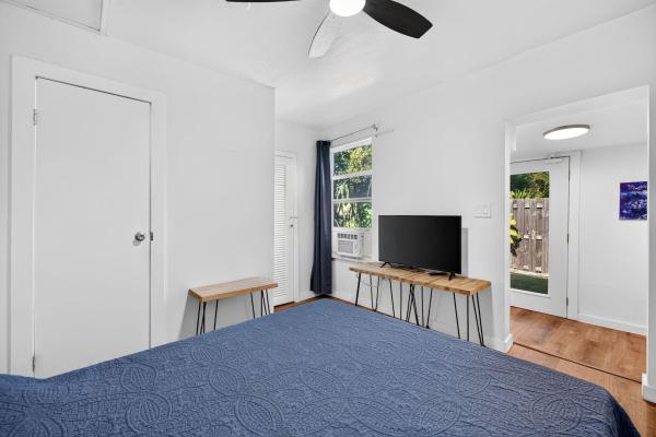 2702 NE 9th Ave #1/2, Wilton Manors, Florida 33334, image 1