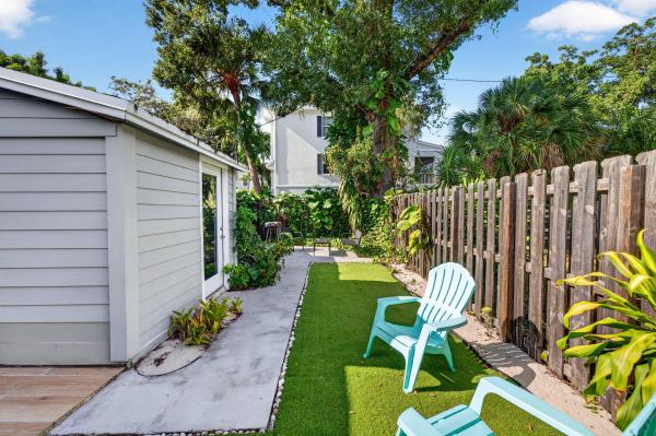 2702 NE 9th Ave #1/2, Wilton Manors, Florida 33334, image 3