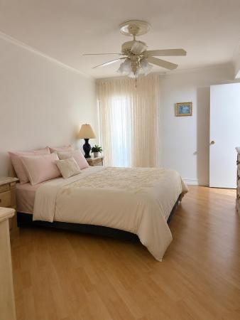 Mariner Village Garden, 3545 Magellan Cir #352-5, Aventura, Florida 33180, image 3