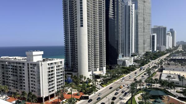 Winston Towers 600, 210 174th St #1901, Sunny Isles Beach, Florida 33160, image 2