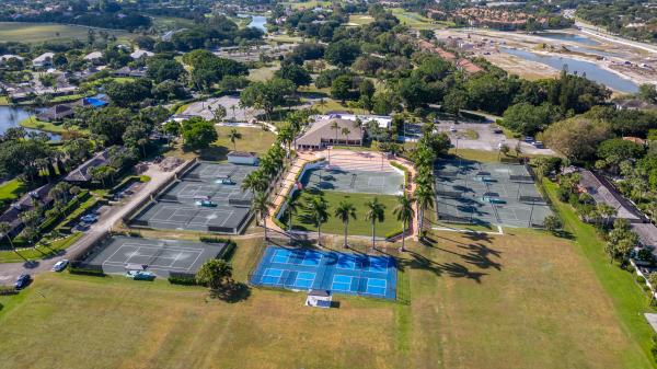 Golf Cottages, 11267 Pond View Dr #B102, Wellington, Florida 33414, image 3