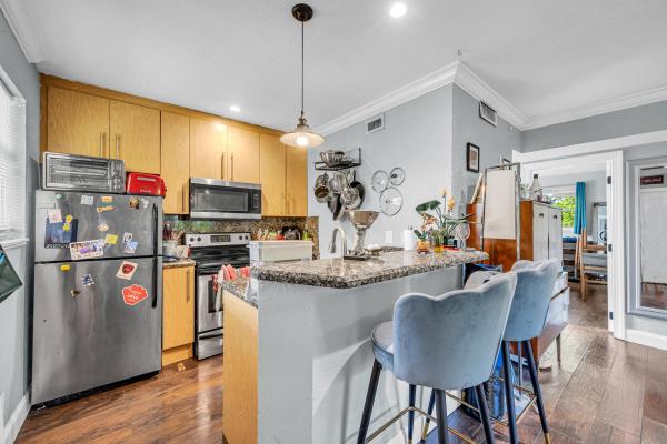 Middle River Manor, 811 NE 14th Pl #10, Fort Lauderdale, Florida 33304, image 3