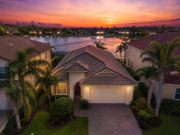 Magnolia Grove At Palm Beach Plantation, 168 Belle Grove Ln, West Palm Beach, Florida 33411, image 1
