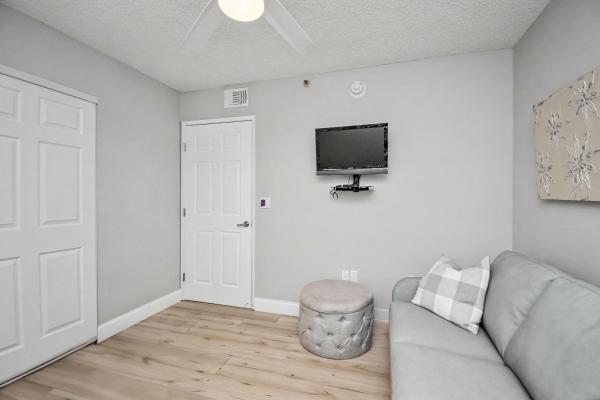 Huntington Pointe, 14112 Huntington Pointe Dr #401, Delray Beach, Florida 33484, image 1