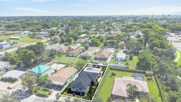 27 NW 14th Ave #A, Delray Beach, Florida 33444, image 1