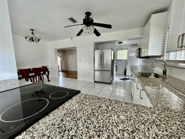 Dania Estates, 845 NW 10th Ave, Dania Beach, Florida 33004, image 2