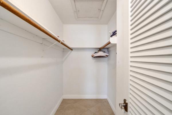 Tara Apartments, 2121 NE 68th St #202, Fort Lauderdale, Florida 33308, image 3