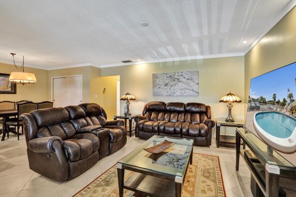 Tara Apartments, 2121 NE 68th St #202, Fort Lauderdale, Florida 33308, image 1