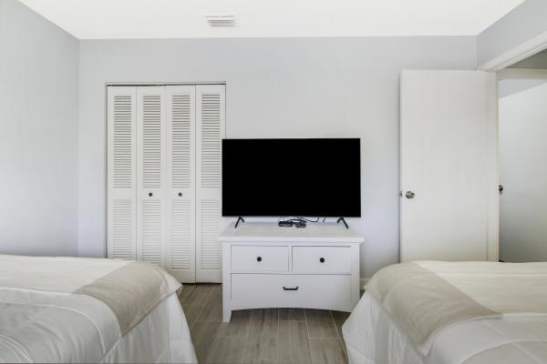 Club Cottages, 108 Club Dr, Palm Beach Gardens, Florida 33418, image 1