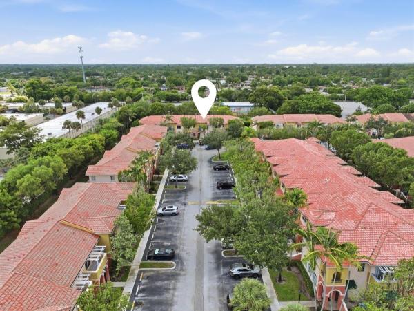 Santa Catalina Townhomes, 406 W Santa Catalina Cir, North Lauderdale, Florida 33068, image 1