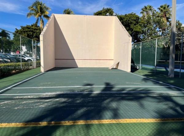 Harbourwood Villas, 401 Leslie Dr, Hallandale Beach, Florida 33009, image 3