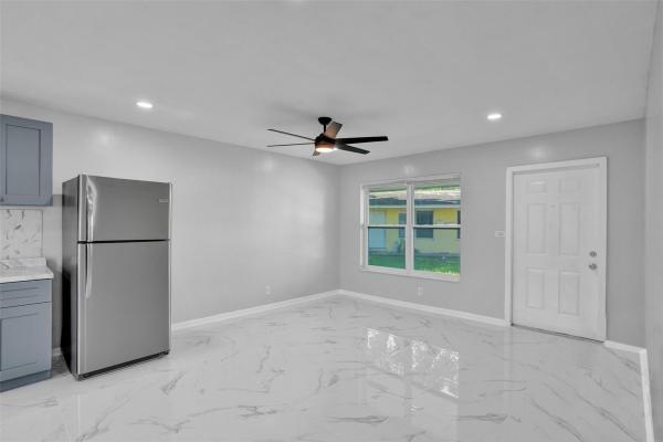 Boniello Gardens, 260 NE 41st St, Oakland Park, Florida 33334, image 2