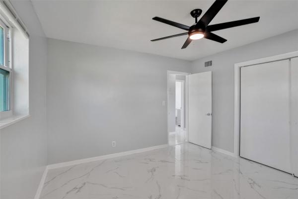 Boniello Gardens, 260 NE 41st St, Oakland Park, Florida 33334, image 3