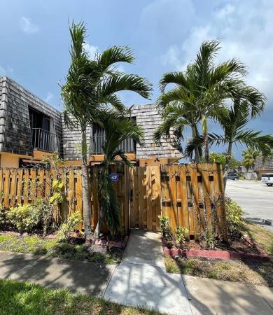 Lakewood Of Palm Springs, 219 Lake Arbor Dr, Palm Springs, Florida 33461, image 1