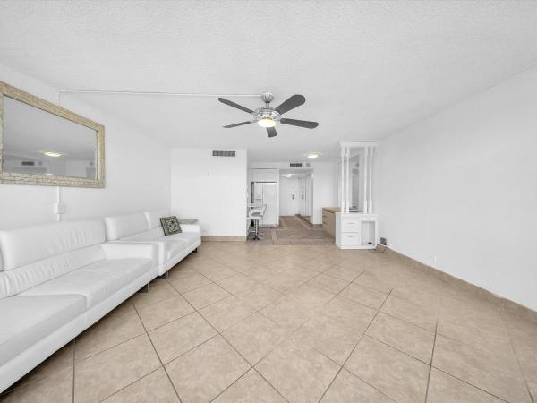 Winston Towers 200, 251 174th St #2310, Sunny Isles Beach, Florida 33160, image 1