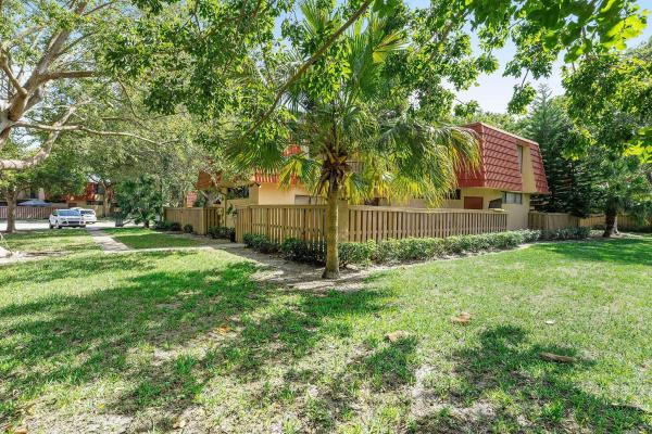 Banyan Lake, 8195 Severn Dr #A, Boca Raton, Florida 33433, image 2