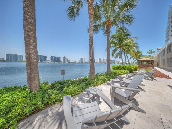 Marina Bay Club, 18100 N Bay Rd #707, Sunny Isles Beach, Florida 33160, image 2