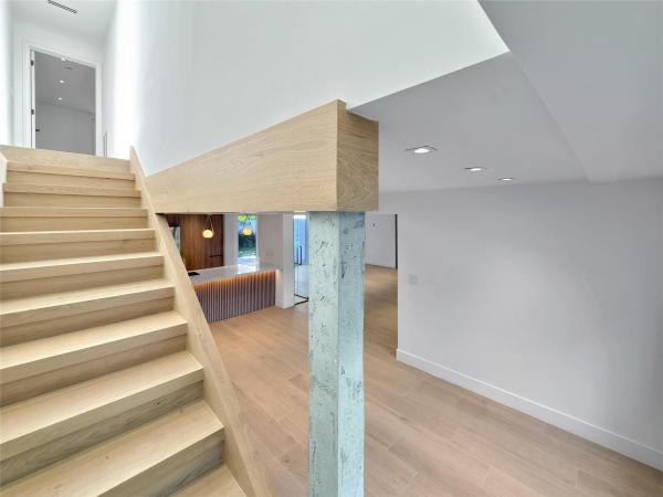 Victoria Courts, 729 NE 17th Ter, Fort Lauderdale, Florida 33304, image 3