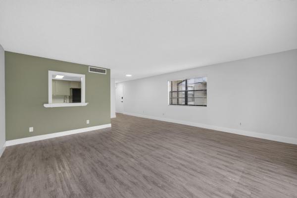 2517 S 17th St #103, Fort Pierce, Florida 34982, image 2