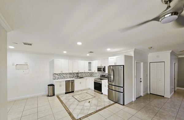 Estancia At Palm Springs, 213 Talia Cir, Palm Springs, Florida 33461, image 1