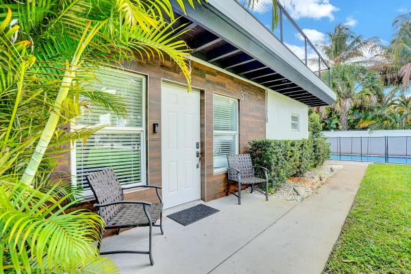 Linns, 311 SE 3rd Ave #DOWNSTAIRS, Delray Beach, Florida 33483, image 2