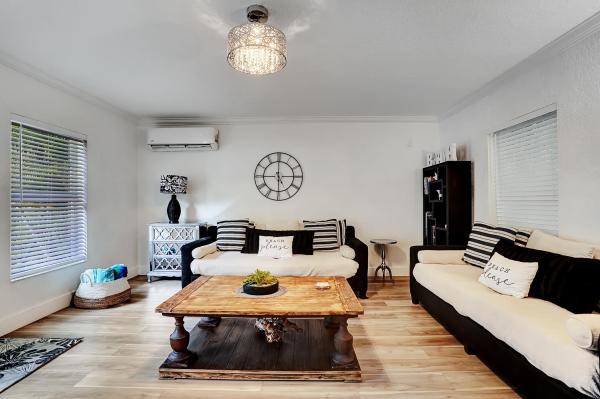Linns, 311 SE 3rd Ave #DOWNSTAIRS, Delray Beach, Florida 33483, image 3