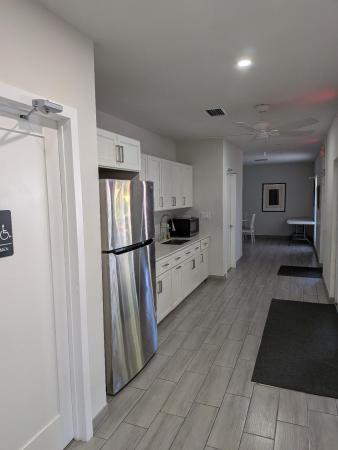 Palm-Aire Country Club 9, 907 Cypress Ter #205, Pompano Beach, Florida 33069, image 1