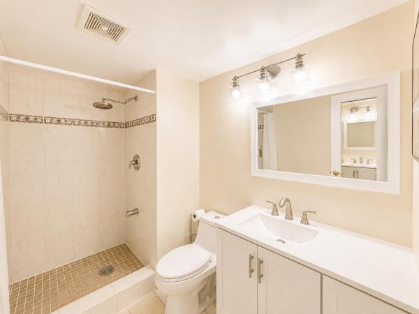 Hollybrook Golf & Tennis Club, 9411 N Hollybrook Lake Dr #309, Pembroke Pines, Florida 33025, image 3