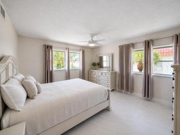 Hollybrook Golf & Tennis Club, 9411 N Hollybrook Lake Dr #310, Pembroke Pines, Florida 33025, image 3