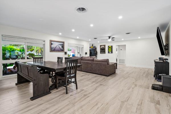 Royal Oaks Hills, 648 SW 3rd St, Boca Raton, Florida 33486, image 3