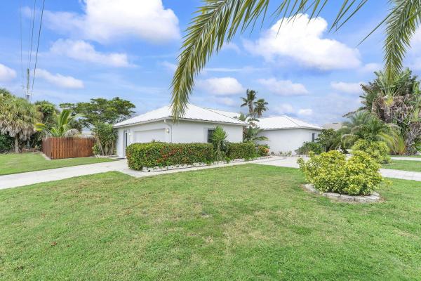 Thumb Point, 1577 Thumb Point Dr, Fort Pierce, Florida 34949, image 1