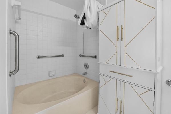 8065 Aberdeen Dr #102, Boynton Beach, Florida 33472, image 2