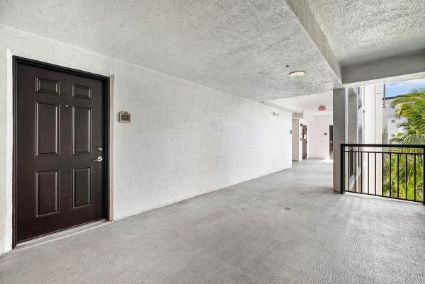 Vizcaya Lakes, 1660 Renaissance Commons Blvd #2421, Boynton Beach, Florida 33426, image 2