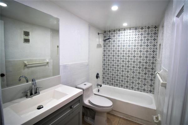 7000 NW 186th St #4-217, Hialeah, Florida 33015, image 2