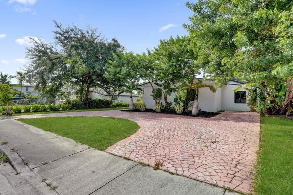Park Road Manor, 3234 Taft St, Hollywood, Florida 33021, image 1