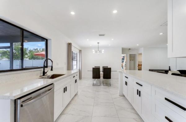 Saddlebrook, 9819 Spanish Isles Dr, Boca Raton, Florida 33496, image 2