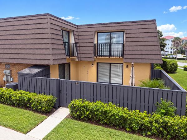 Village Of Sandalwood Lakes, 107 1st Way, West Palm Beach, Florida 33407, image 2