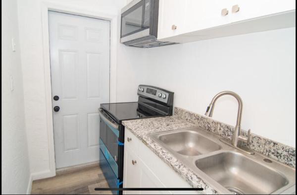Liberty Park, 721 NW 19th Ter #1-2, Fort Lauderdale, Florida 33311, image 2