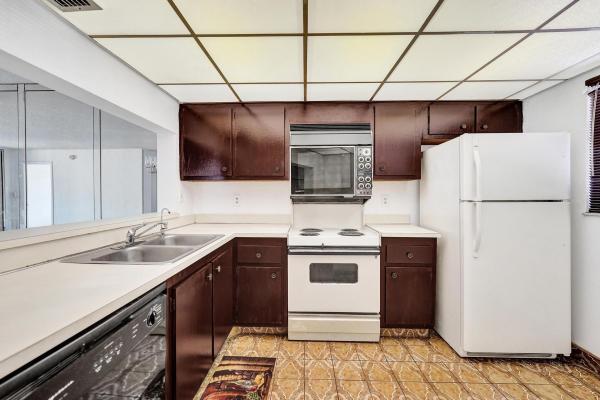 Sabal Palm Of Pine Island Ridge, 1811 Sabal Palm Dr #203, Davie, Florida 33324, image 3