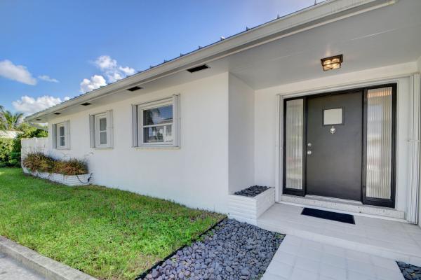 Palm Beach Isles, 1171 Bimini Ln, Riviera Beach, Florida 33404, image 2