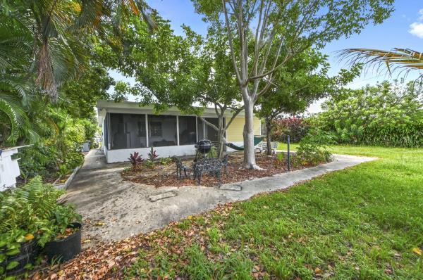 Palm Springs Village, 149 Cayman Dr, Palm Springs, Florida 33461, image 2