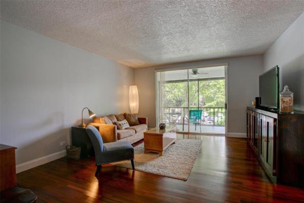 International Village At Inverrary, 3740 Inverrary Dr #3I, Lauderhill, Florida 33319, image 2