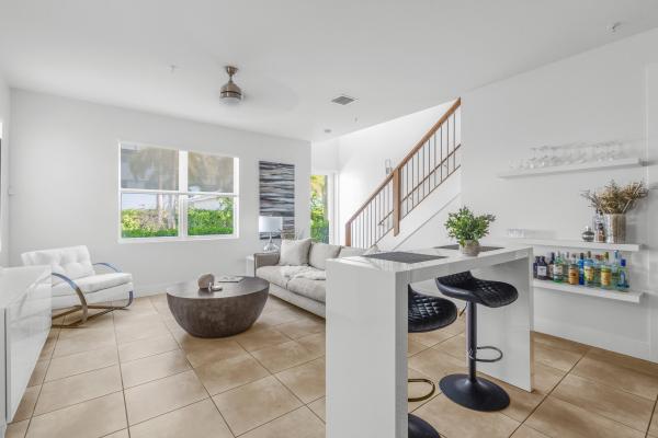 Urban Village At 5th Ave, 405 NE 35th Ct #2, Oakland Park, Florida 33334, image 2