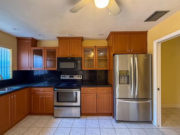 Lakeshore Club, 4567 NW 90th Ave, Sunrise, Florida 33351, image 1