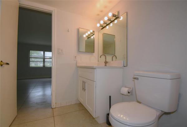 Manor Grove Village, 9 NE 19th Ct #119C, Wilton Manors, Florida 33305, image 2