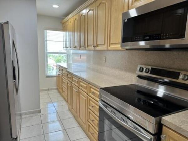 Gratigny Plaza, 7345 W 4th Ave #403, Hialeah, Florida 33014, image 2