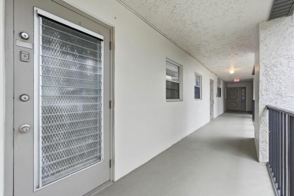 Lagoon Place, 9325 Lagoon Pl #405, Davie, Florida 33324, image 3