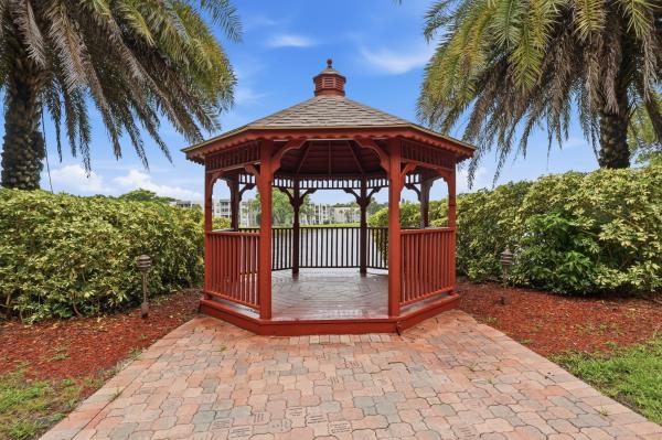 Lagoon Place, 9325 Lagoon Pl #405, Davie, Florida 33324, image 2