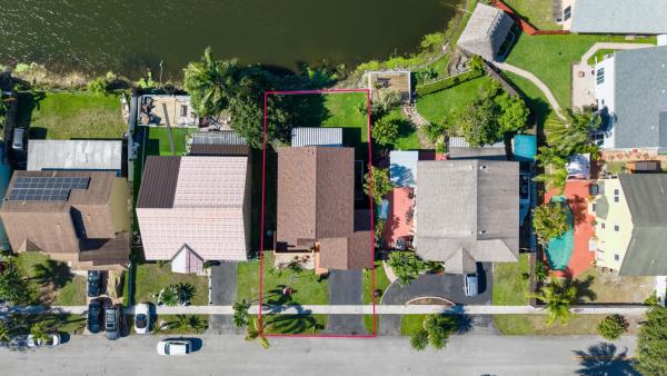 Lakeside Key, 940 SW 96th Ave, Pembroke Pines, Florida 33025, image 2